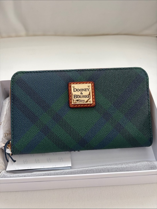 Dooney & Bourke Accessories - NWT Dooney & Bourke Ivy and Navy Plaid Zip Around Wristlet with Logo
